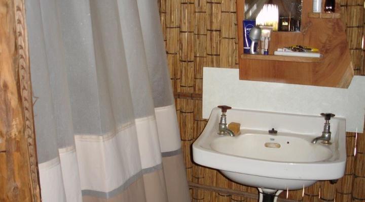 Nao Faz Mal - The Nut Hut