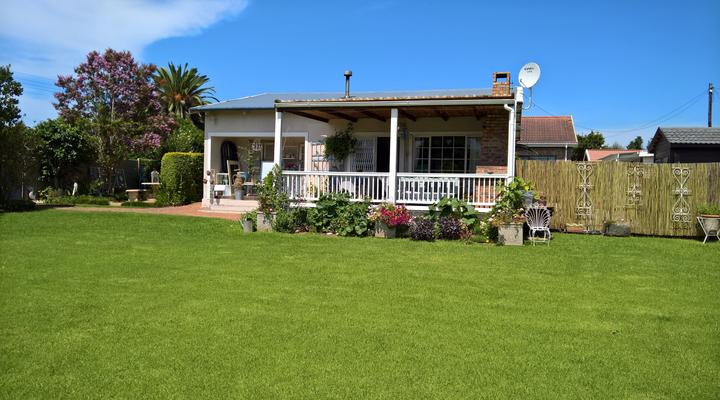 Sunny Family-Friendly Home