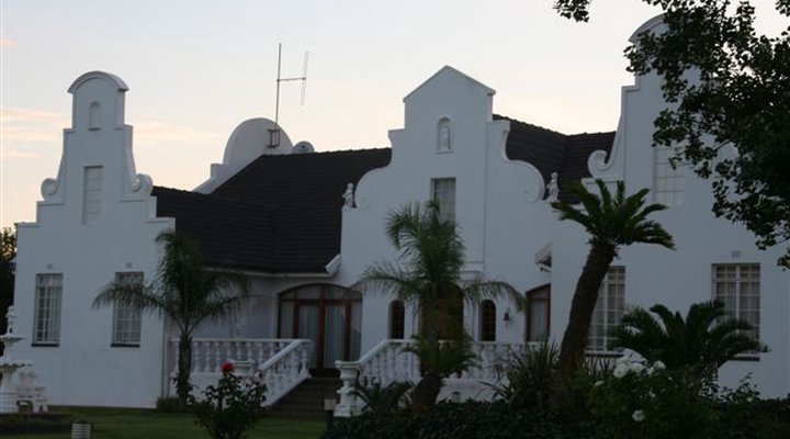 Living Jewels Guest House and Wedding Venue