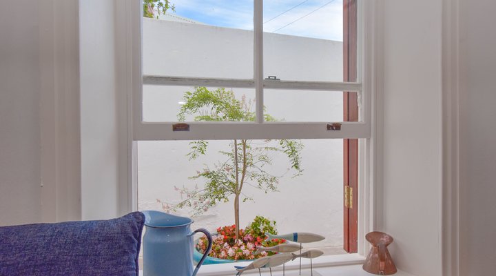 Charming Rosmead Cottage