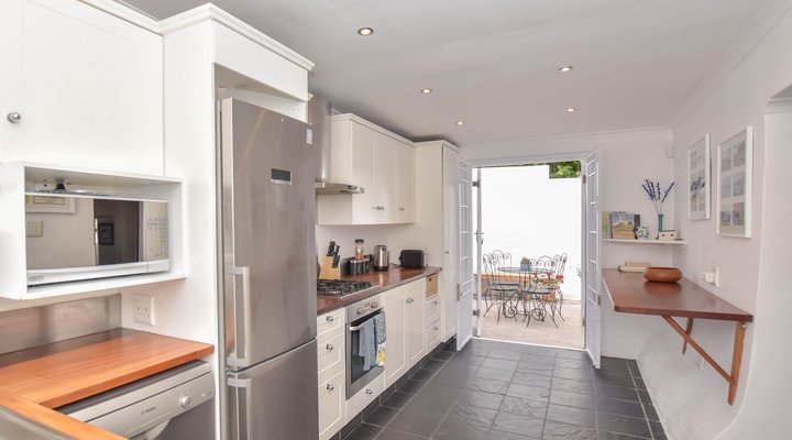 Charming Rosmead Cottage