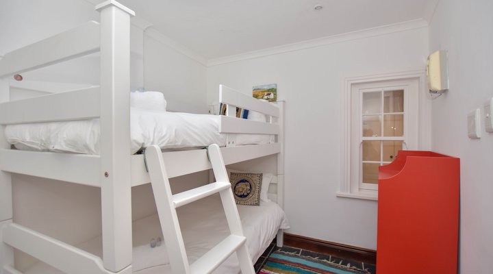 Charming Rosmead Cottage