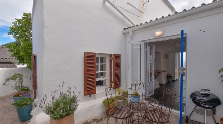 Charming Rosmead Cottage