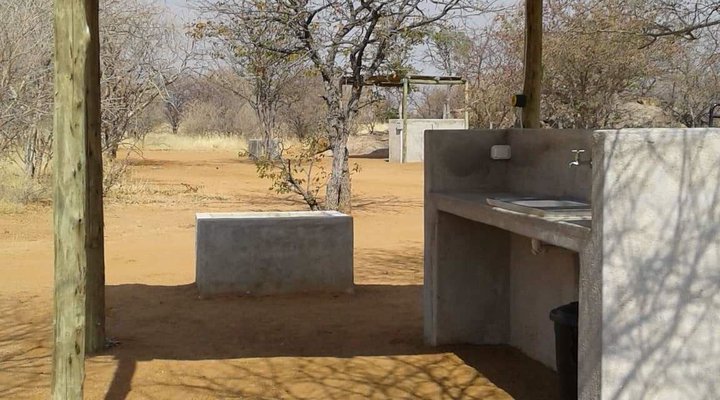 Blue Bushman Luxury Tented Lodge & Camping