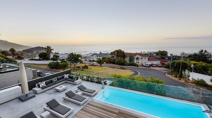 Jo Leos Villa