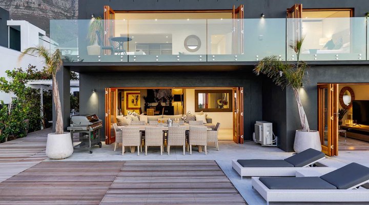 Jo Leos Villa