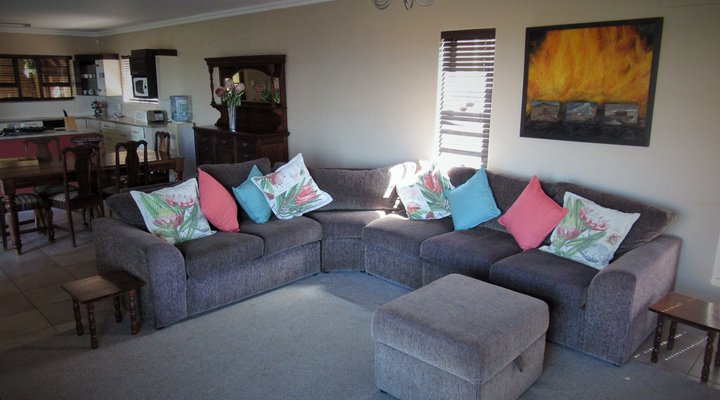 Modern Open-Plan Home 