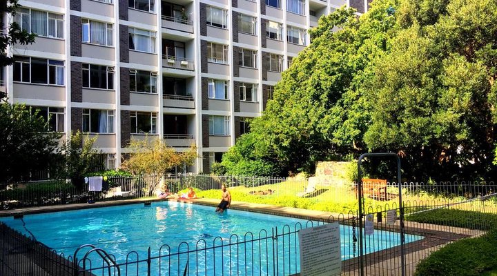604 St Martini Gardens