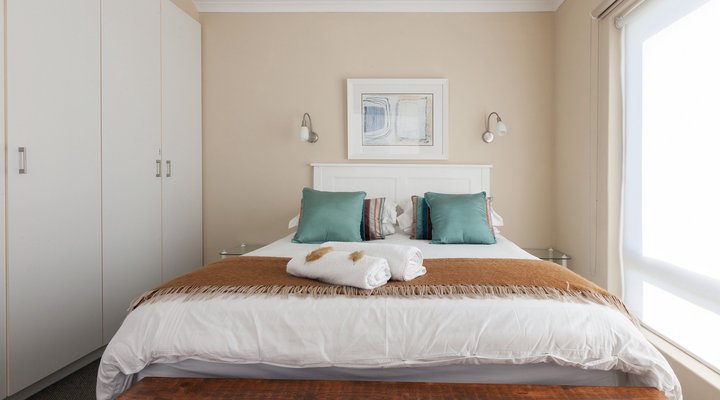 Leisure Bay 225