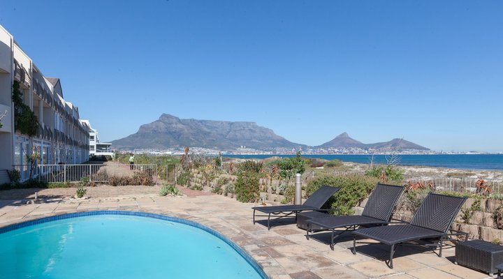 Leisure Bay 225