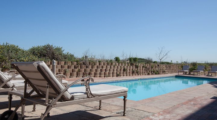 Leisure Bay 225