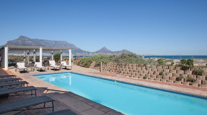 Leisure Bay 225