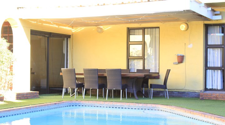 Suzie's Coffee Shop Accommodation 2