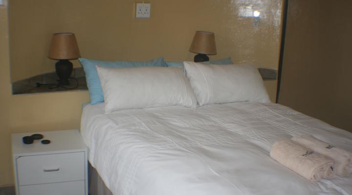 Distinctly Africa - Manyeleti