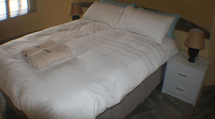 Distinctly Africa - Manyeleti