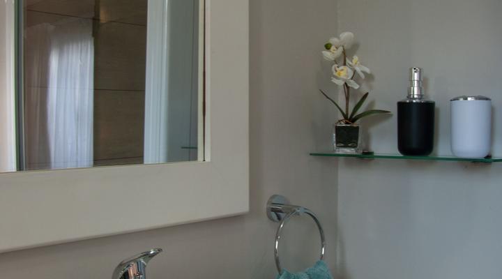 Hamilton Urban Farm and Guest House