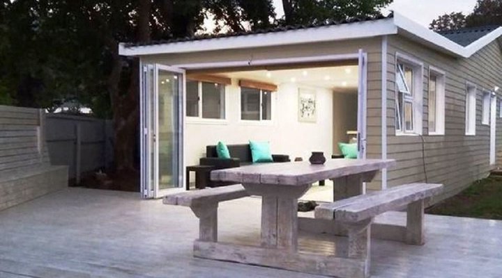 Bluebottle House