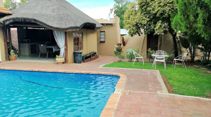 Safari Guesthouse/Gastehuis