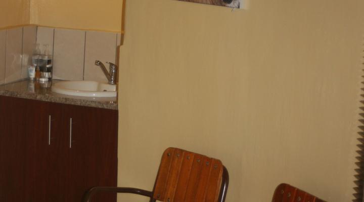 Distinctly Africa - Manyeleti