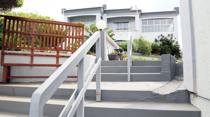 Strelitzia Holiday Flats