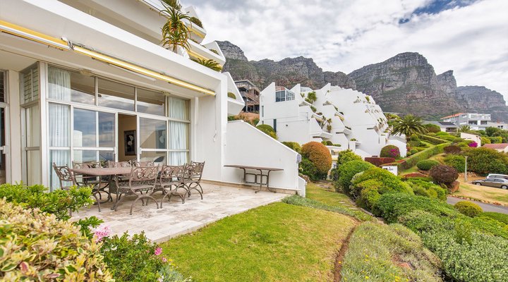 Roodeberg Views