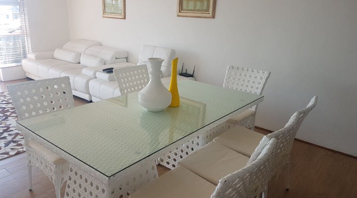 Dolphin Ridge Seaside Holiday Apartment 