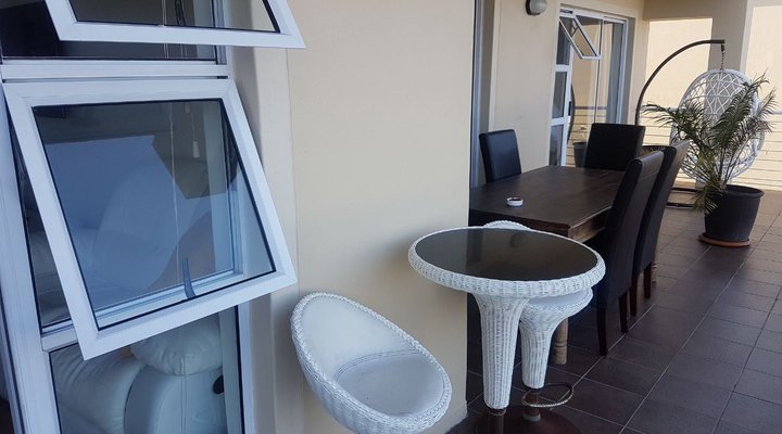 Dolphin Ridge Seaside Holiday Apartment 
