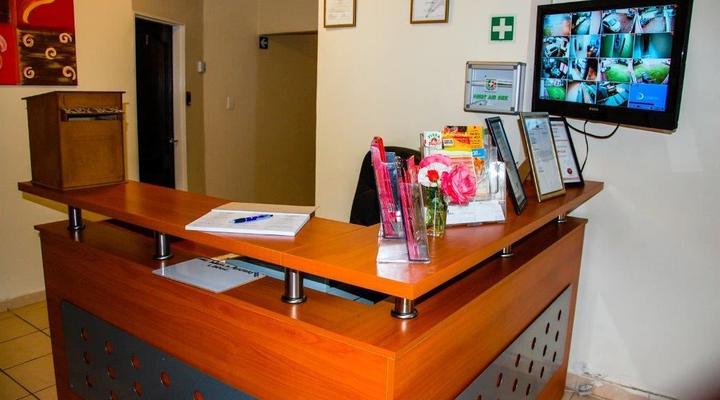 One World Airport Lodge