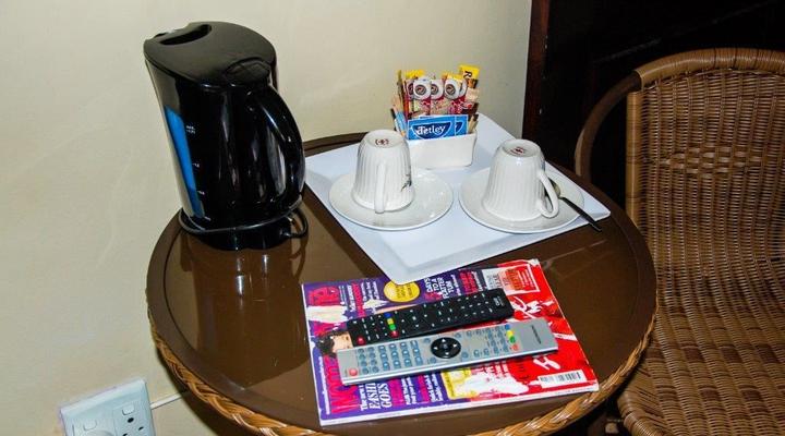 One World Airport Lodge