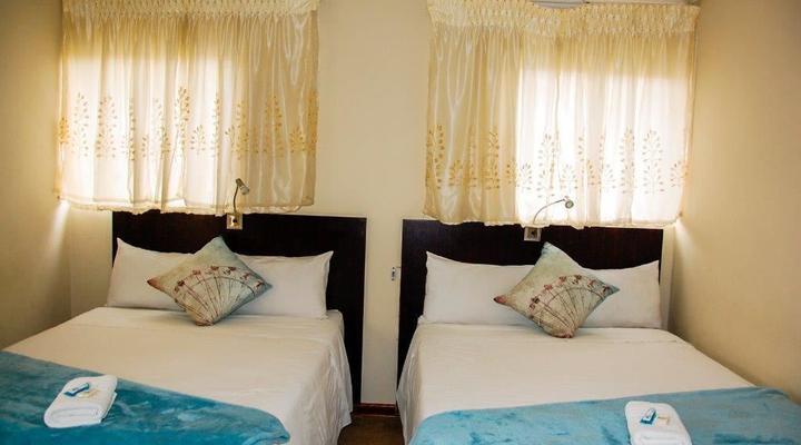 One World Airport Lodge