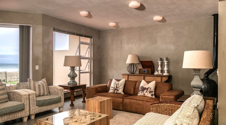 Blue Pearl - situated right on the beach