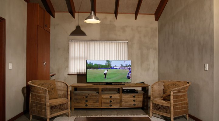 Blue Pearl - situated right on the beach