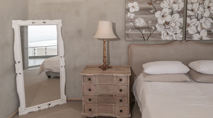 Blue Pearl - situated right on the beach