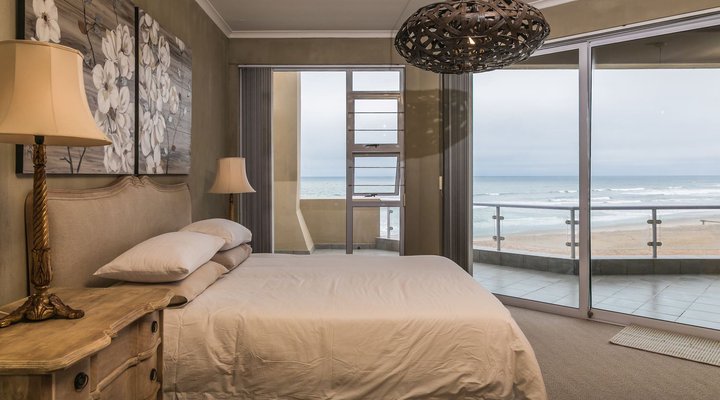 Blue Pearl - situated right on the beach