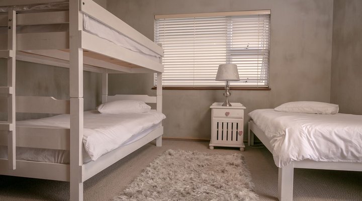 Blue Pearl - situated right on the beach