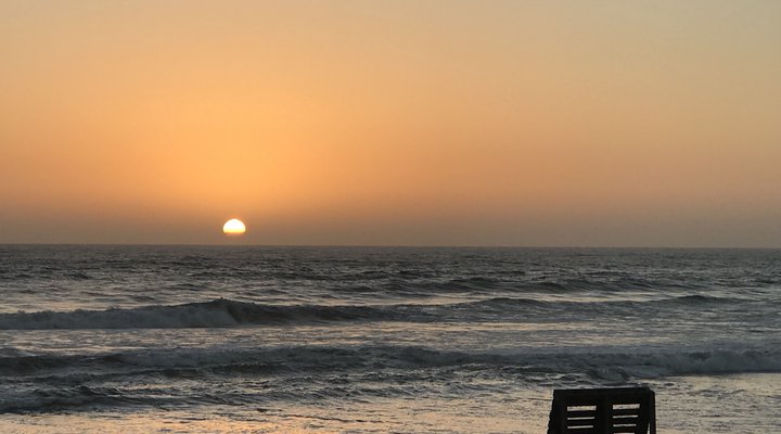 Blue Pearl - situated right on the beach