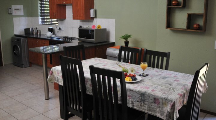 Summer Garden Guest House (The Garden Shed)
