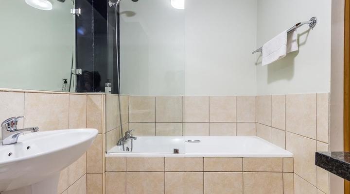 The Square- Safe Apartment With Parking