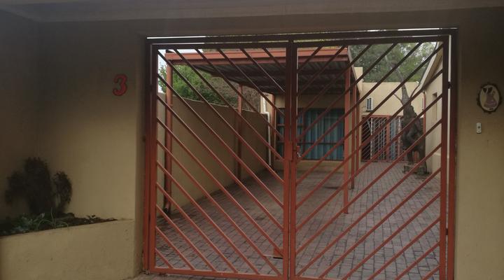 Naisar Apartments & Holiday Home Accommodation