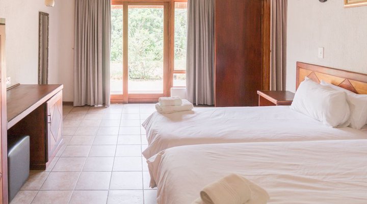  Mabalingwe Elephant Lodge 6 Sleeper