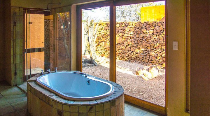 Mabalingwe Kwanyati Lodge