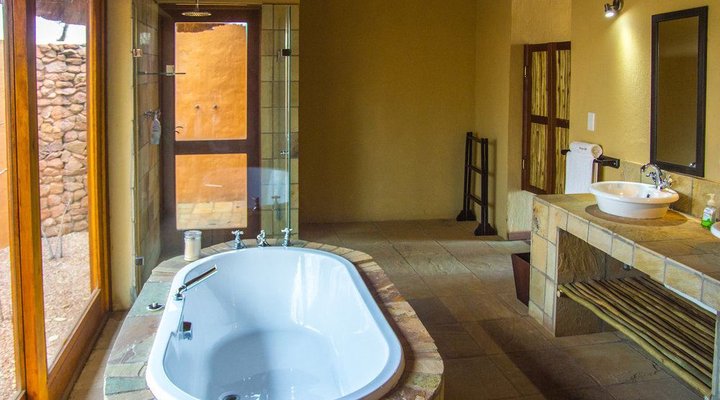 Mabalingwe Kwanyati Lodge