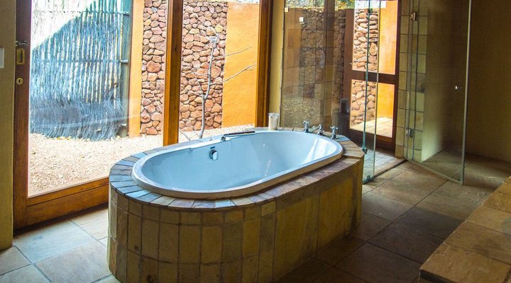 Mabalingwe Kwanyati Lodge