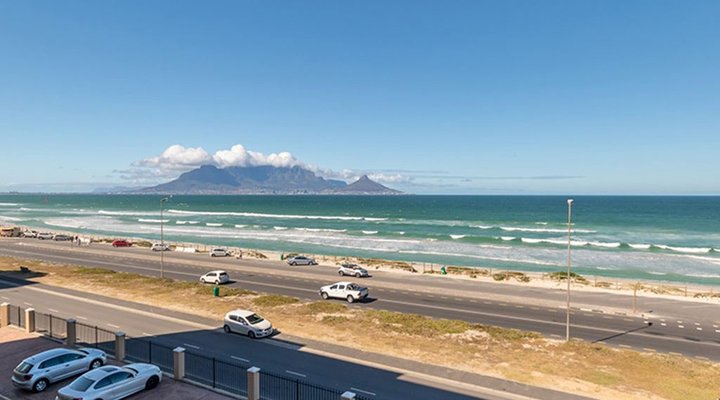 Zeezicht Beachfront Apartment