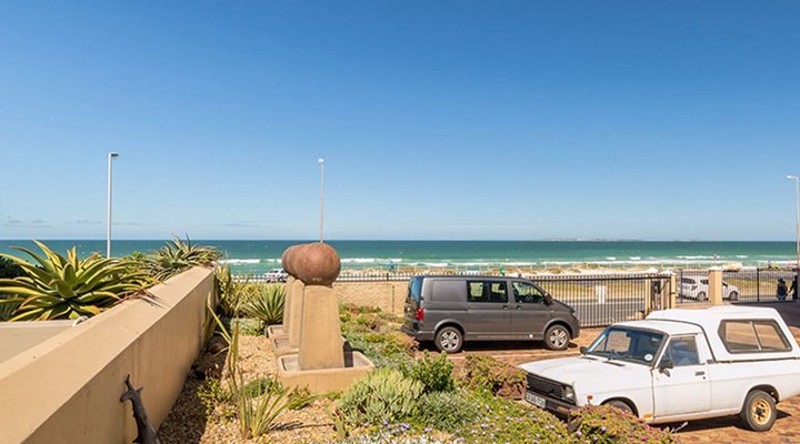 Zeezicht Beachfront Apartment