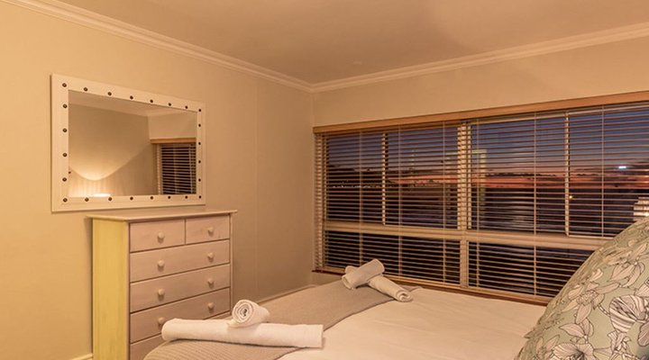 Zeezicht Beachfront Apartment