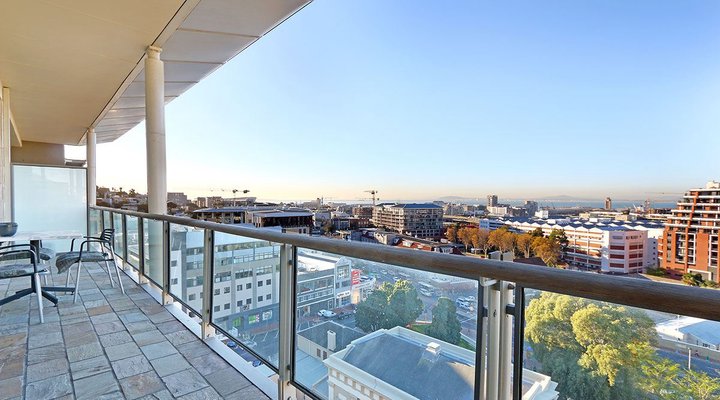 Perfect Position With Stunning Harbour, City Views