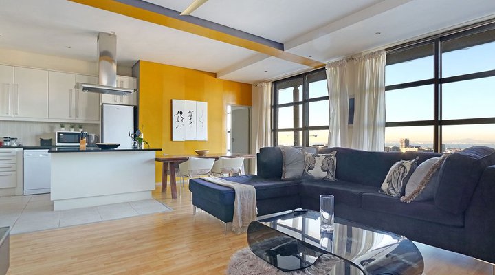 Perfect Position With Stunning Harbour, City Views