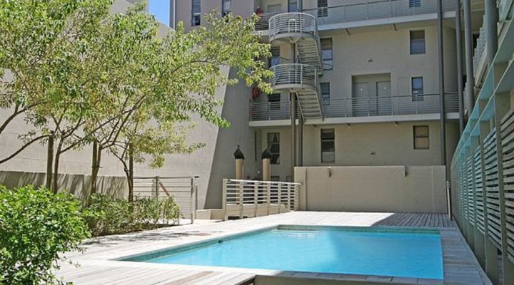 Perfect Position With Stunning Harbour, City Views
