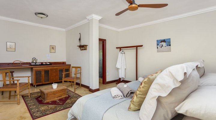 Teak Guest Rooms 